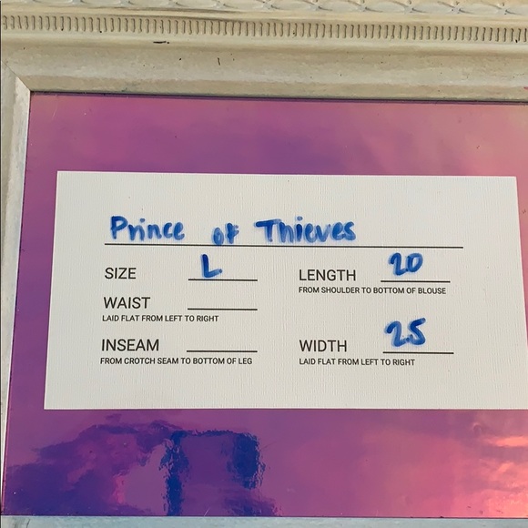 NWT Uber cute sweater with button detail - Picture 5 of 5